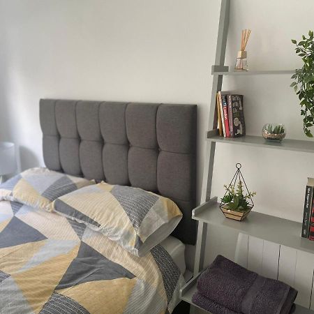 Canal Side Retreat - 2 Bedroom Apartment Heybridge  Eksteriør billede
