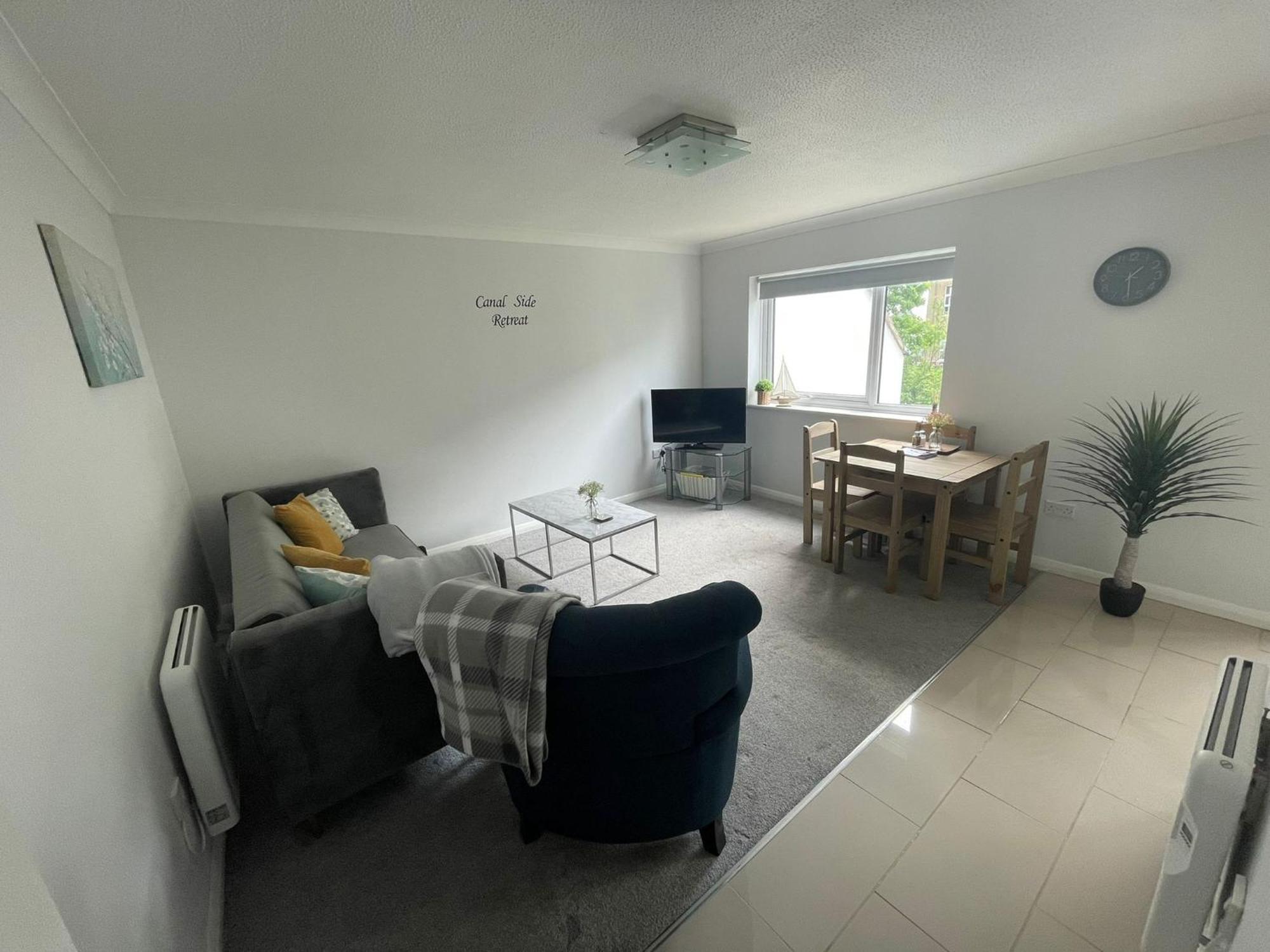Canal Side Retreat - 2 Bedroom Apartment Heybridge  Værelse billede